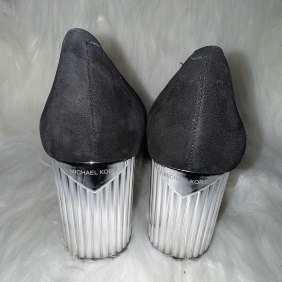 Michael Kors Black Suede Heels Timeless Design - Picture 3 of 8